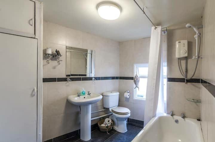 Manorbier Castle Inn Sunset Room Luaran gambar